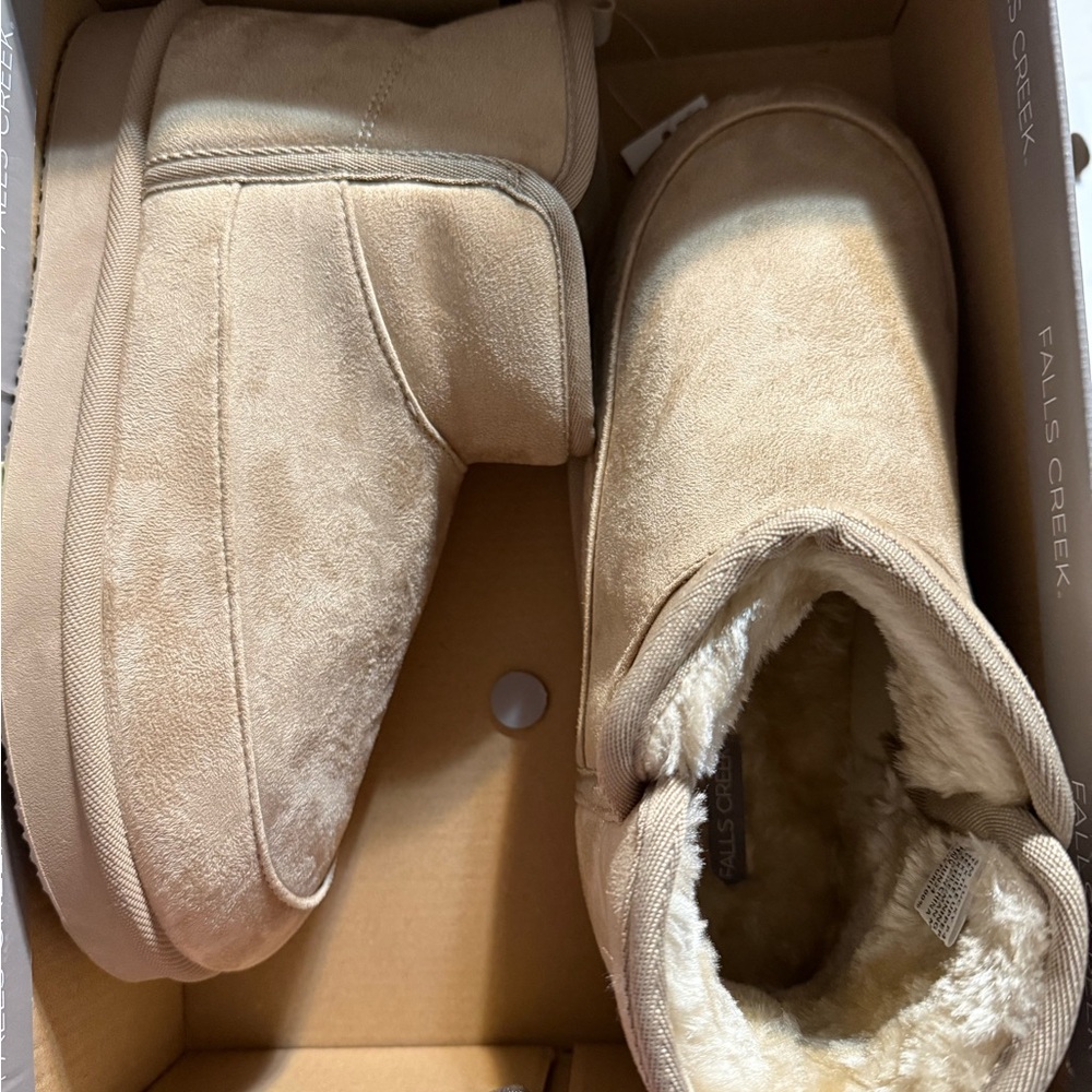 Falls Creek Tan Suede Slippers super soft